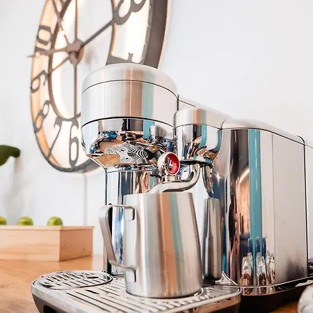 Bee Apartments Design Nespresso Kueche Parkplaetze Ps5 Akwizgran Zewnętrze zdjęcie